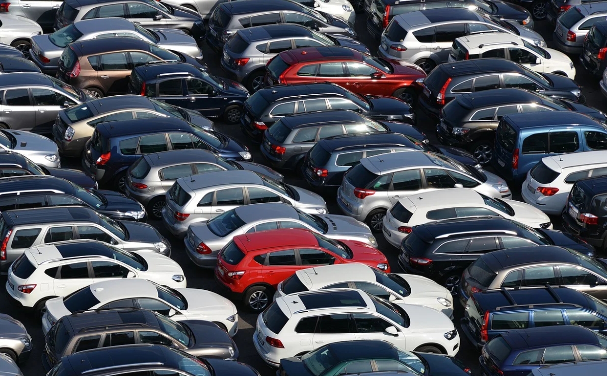 单日新增报废1.3万份 “以旧换新”助力8月新能源环比增长17%